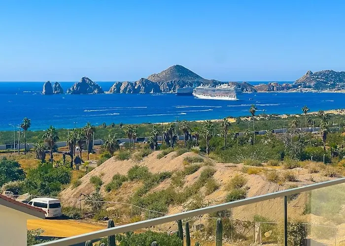 Stunning Oceanfront Luxury With Spacious Balcony- Perfect For Families Ferienhaus Cabo San Lucas
