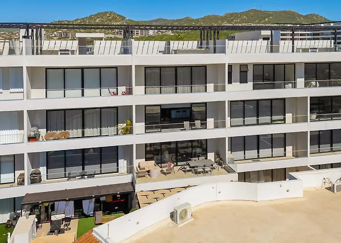 Stunning Oceanfront Luxury With Spacious Balcony- Perfect For Families Ferienhaus Cabo San Lucas
